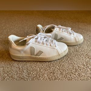 Veja Campo Chromefree Leather White Natural Sneaker. Women’s Size 6.